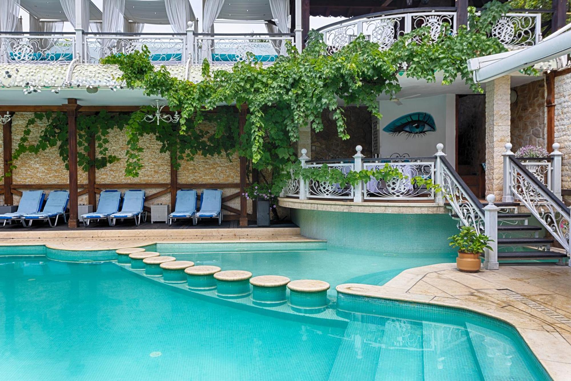 Rich Hotel 5*