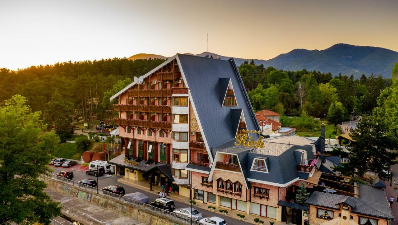Rich Hotel